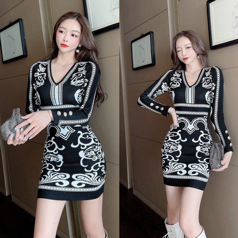 Women Maxi Dress Autumn Winter Sexy Long Sleeve V-neck Hip Knitted Dress