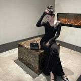 Women Dresses off-Shoulder Dress Autumn Winter Long Dress (Csm202403)