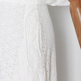 Women Dresses V-neck Lantern Sleeve Single Row Embroidery Hollow Dress (Qymy0409)