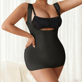 Shapewear tank top supports the chest tightens the abdomen