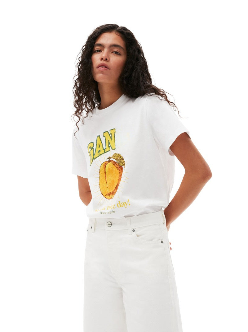 Comfortable cotton T-shirt with round neck and short sleeves