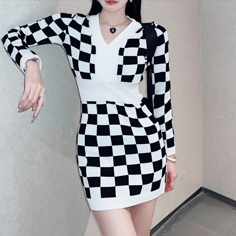 Women Maxi Dress Autumn and Winter V-neck Plaid Hip Knitwear Dress