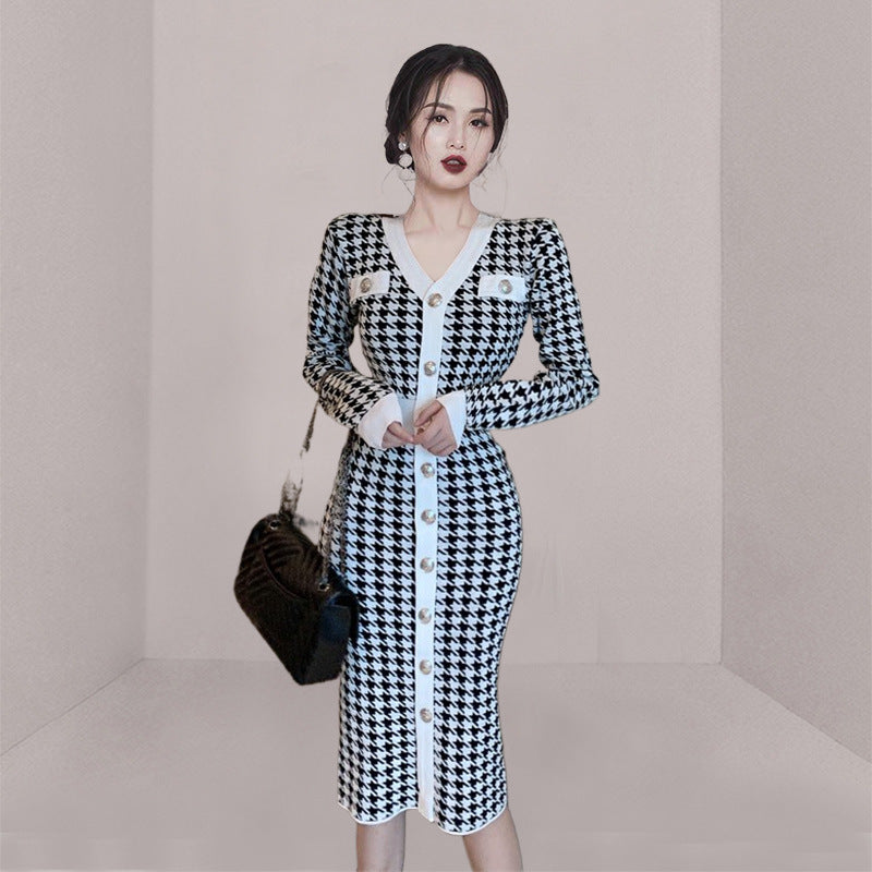 Women Maxi Dress Autumn Winter Retro V-neck Single Breasted Houndstooth Knitted Dress
