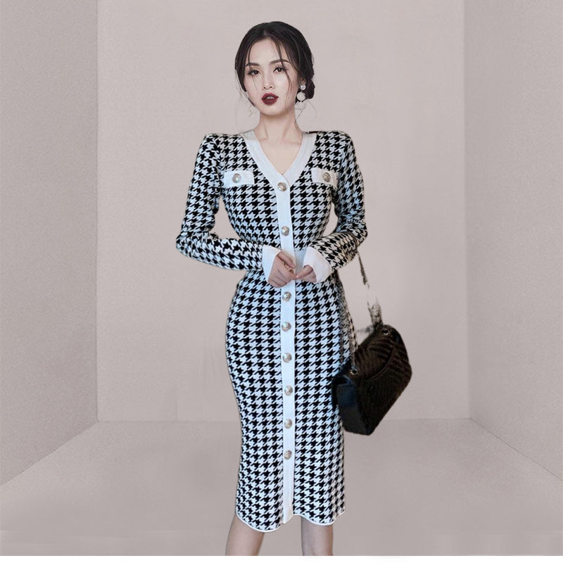 Women Maxi Dress Autumn Winter Retro V-neck Single Breasted Houndstooth Knitted Dress